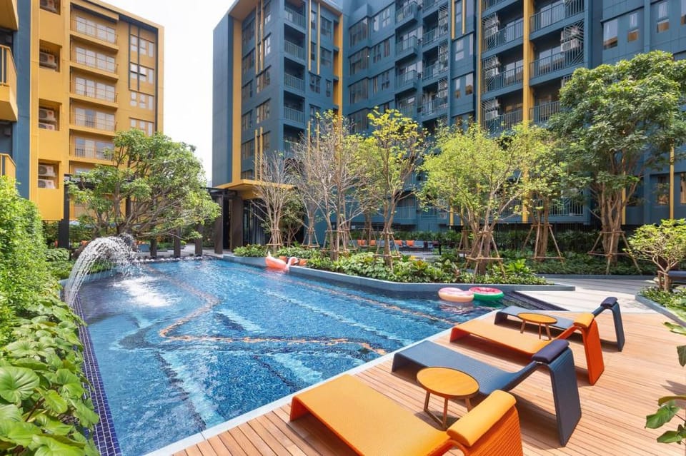 Resort Style BTS On Nut Free Shuttle, Netflix&Wifi Vacation rental in Bangkok