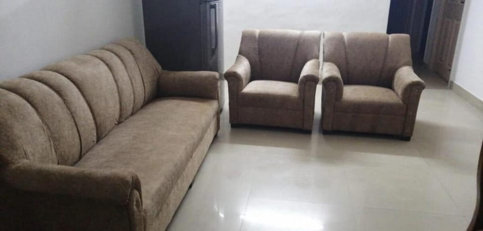 Two  Bedroom Fully Furnished Flat in Supertech  Vacation rental in Noida