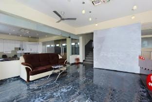 Vee suites Hotel in Bengaluru