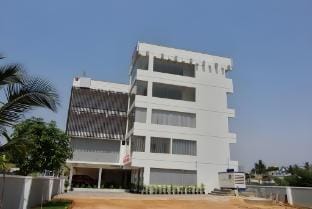 Vee suites Hotel in Bengaluru