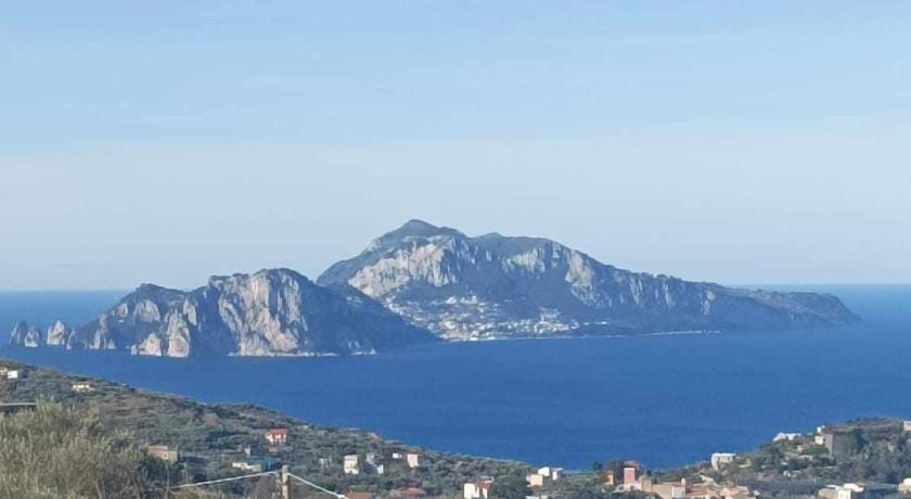 La Maison d epoque veu de Capri Vacation rental in Massa Lubrense