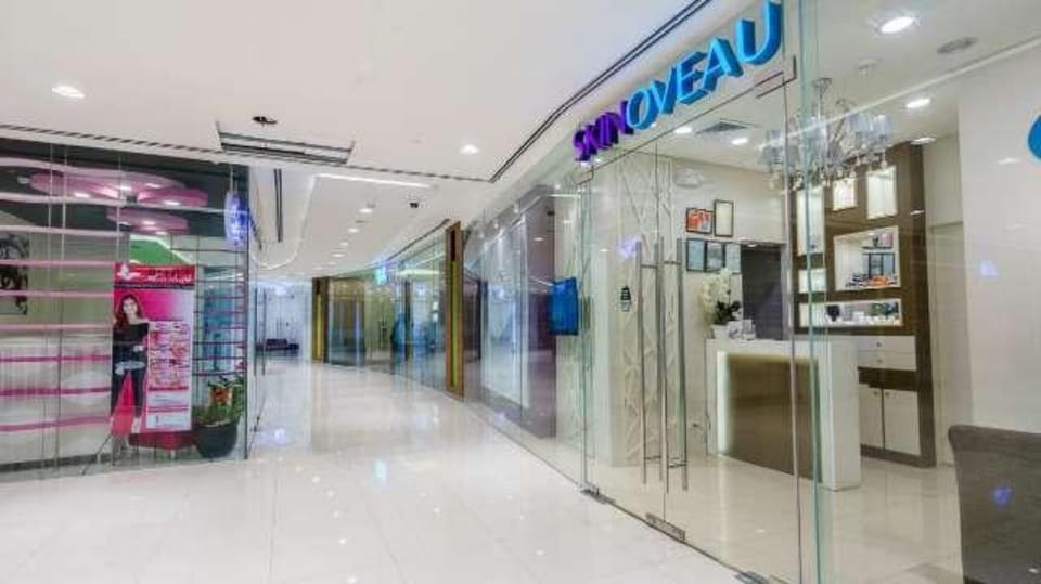 Makati Condo MRT ONE Ayala Edsa WiFi Apartment in Pasay