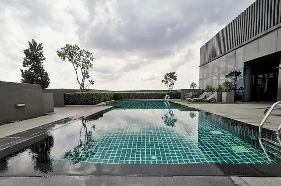 FlexiHome Studio Newly Renovate - 1 Queen 2 Single Apartment in Petaling Jaya