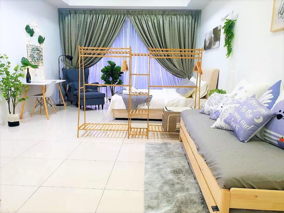 FlexiHome Studio Newly Renovate - 1 Queen 2 Single Apartment in Petaling Jaya