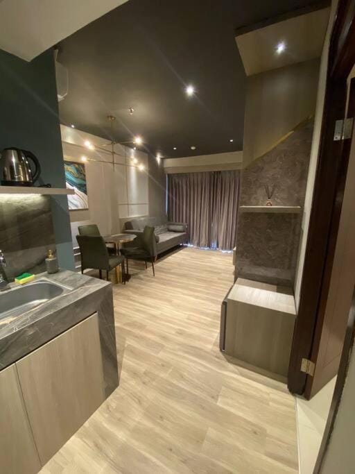 Daymentroom Apartemen R711 2 BR Pasteur Bandung Apartment in Bandung