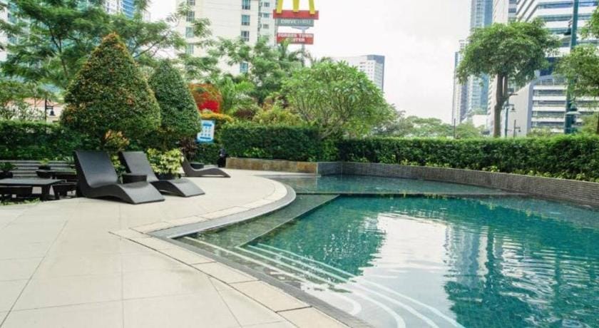 Prime BGC Location Apartments by PH Staycation Apartment in Makati