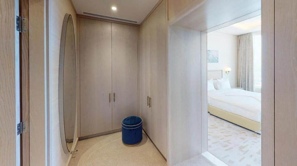 Stunning Views in this One Bed Apt in Palm Apartment in Dubai