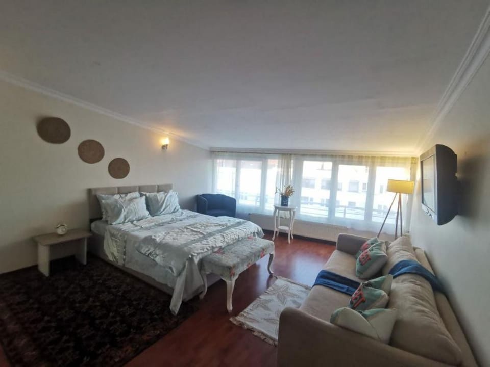 Luxurious 4-Bedroom Duplex in Sisli, with Seaview Apartment in Istanbul