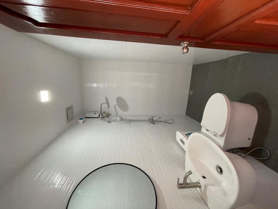 Newly built and Clean B&B with parking Villa in Subic