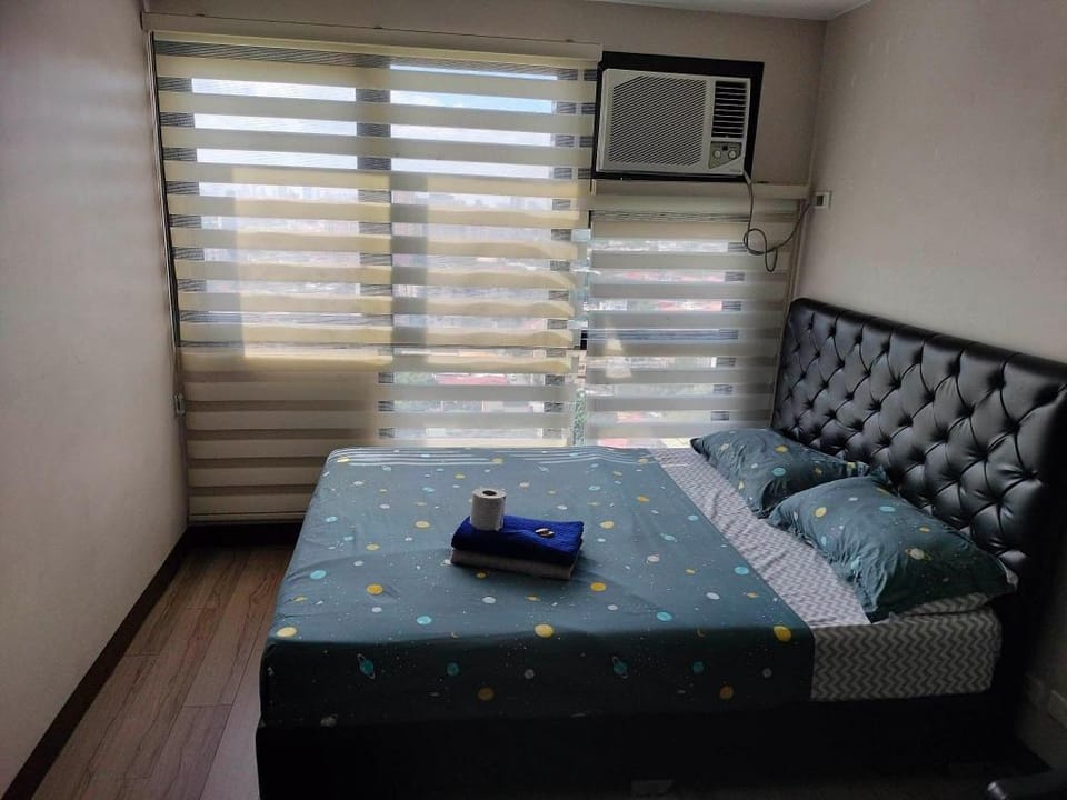 High End Condo Friendly Price + Pool Vacation rental in Pasig