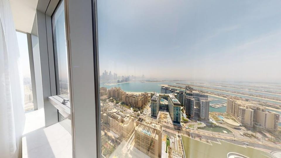 Enjoy Sea Views from this 1 Bed Apt in Palm Apartment in Dubai