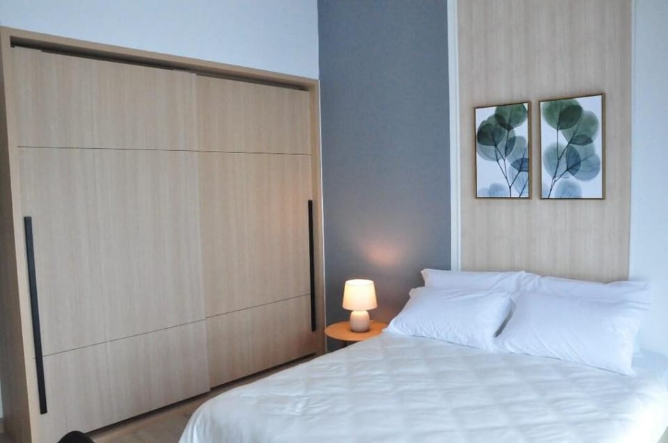 One  Room 50mShopping Mall Monorail RoofTopPool AW Apartment in Federal Territory of Kuala Lumpur