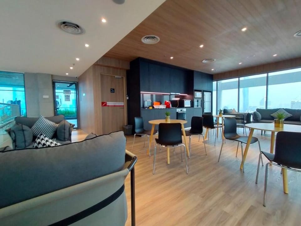 Studio 50m Shopping Mall Subway RooftopPool SH Vacation rental in Federal Territory of Kuala Lumpur