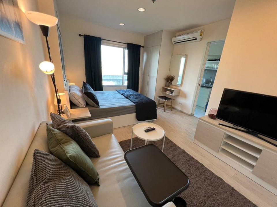 Cozy7Living in Bangkok 60m to MRT near chatucha Apartment in Bangkok
