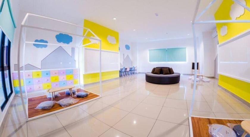 Icon2 Condo in IOI City Mall Putrajaya, Pool View Apartment in Putrajaya
