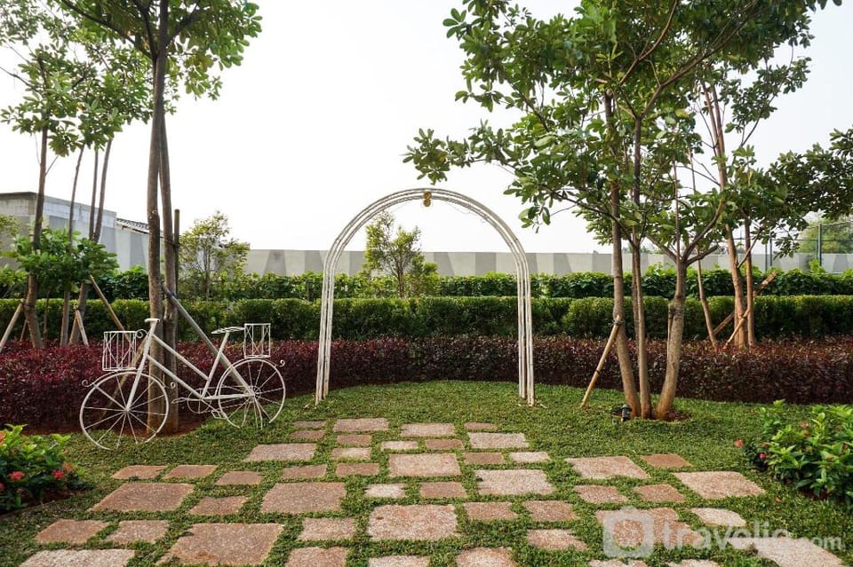 Cozy Living and Warm Studio West Vista By Travelio Apartment in Jakarta
