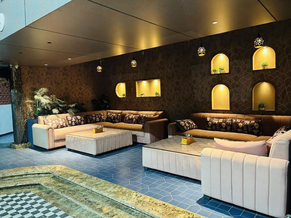 RAJLAXMI HOTEL - Free Airport Pickup and Drop Hotel in Jaipur