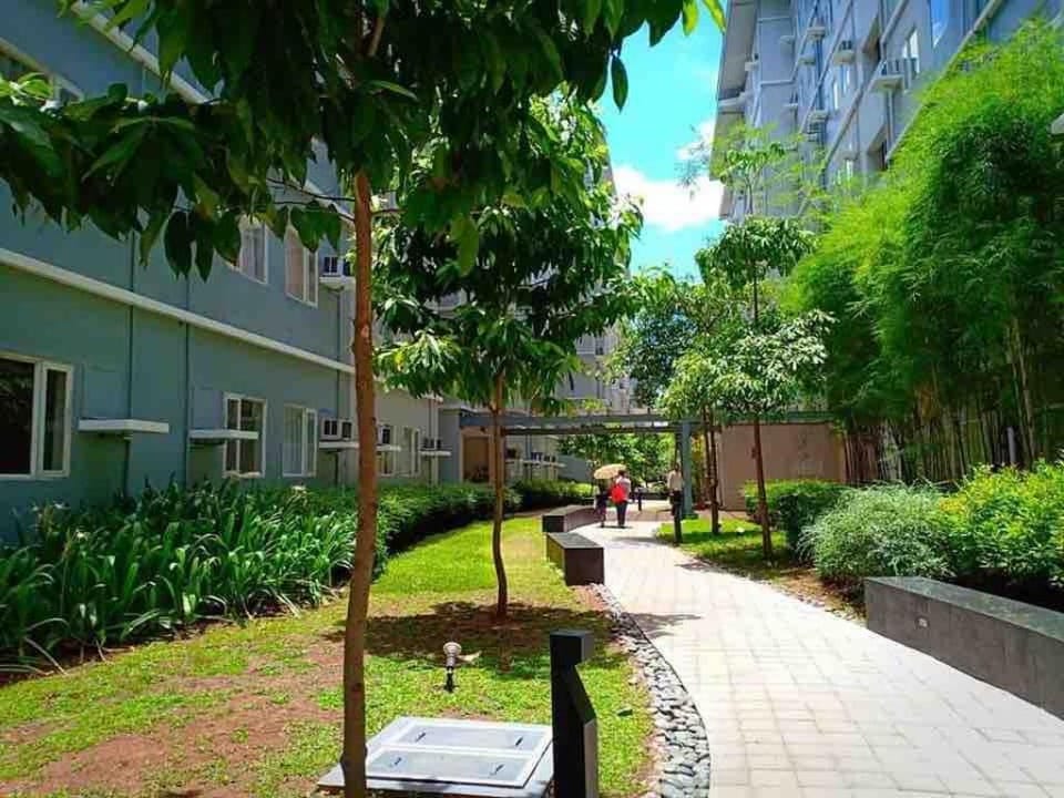 Bohemian Inspired Studio1 @Trees Residences Apartment in Quezon City