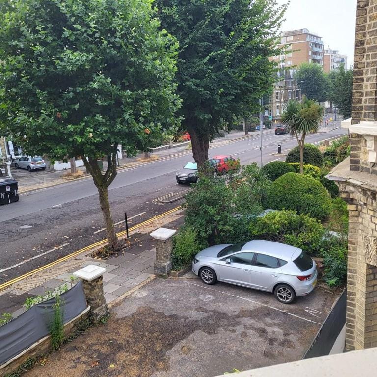 Mini Loft in Central Hove - 5 mins walk to Beach  Apartment in Hove