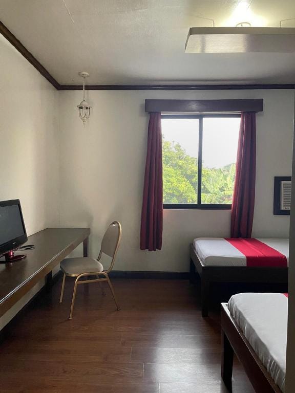 RJ Space - Northview Inn Iloilo Room 3 Apartment in Iloilo City