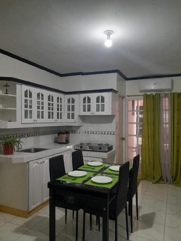 ONE BEDROOM SPACIOUS CONDO NEAR MACTAN AIRPORT Apartment in Lapu-Lapu City