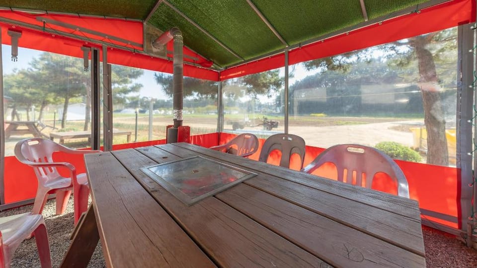 Taean Hansung healingcamp dokche pension Bed and Breakfast in South Korea