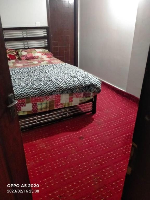 Decent guest house Apartment in Karachi