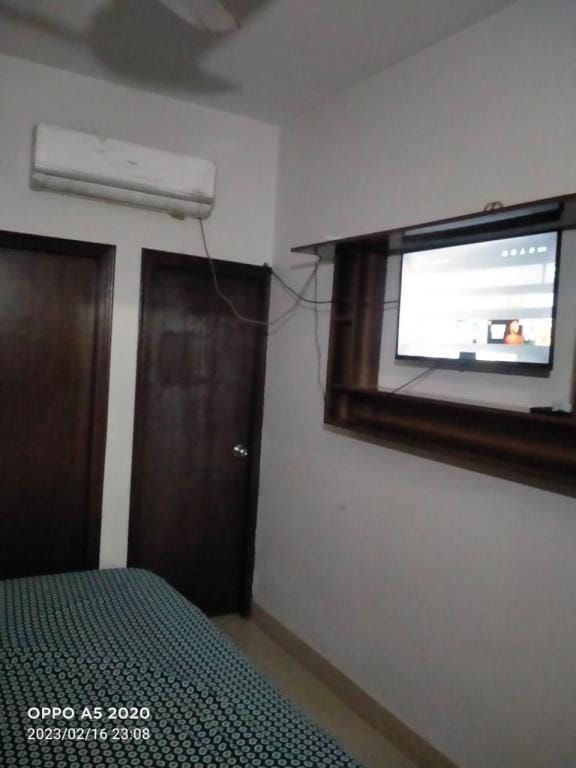 Decent guest house Apartment in Karachi