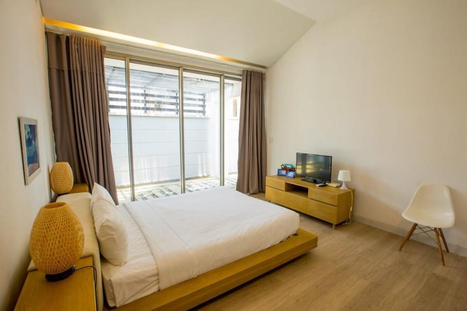 The ocean _4 bedrooms Beachfront Villa in Hoa Hai