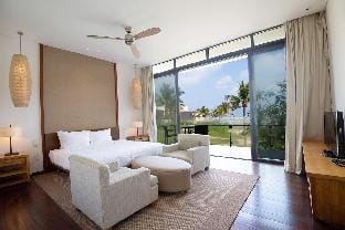 Beachfront Villa in Hyat 5 star Resort Villa in Hoa Hai