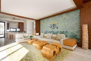Beachfront Villa in Hyat 5 star Resort Villa in Hoa Hai