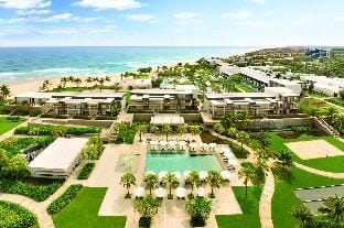 Beachfront Villa in Hyat 5 star Resort Villa in Hoa Hai