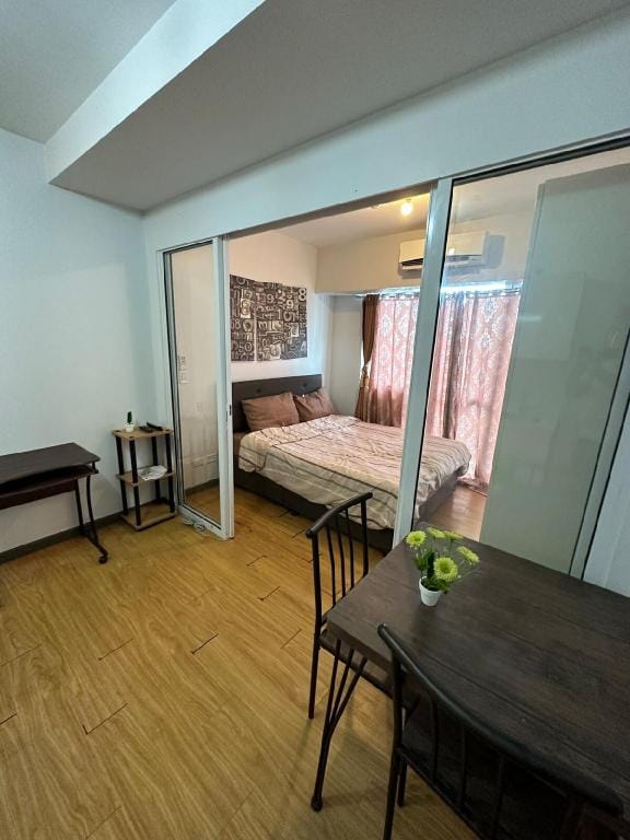 One Bedroom Acqua Resi Skyline and River Views 09 Vacation rental in Mandaluyong