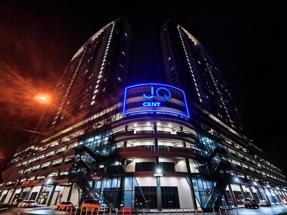 SelesaHome | J113A |Jesselton Quay | SeaView Apartment in Kota Kinabalu