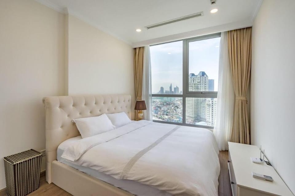DongDong Luxury Apartment in Vinhomes Central Park Hotel in Ho Chi Minh City