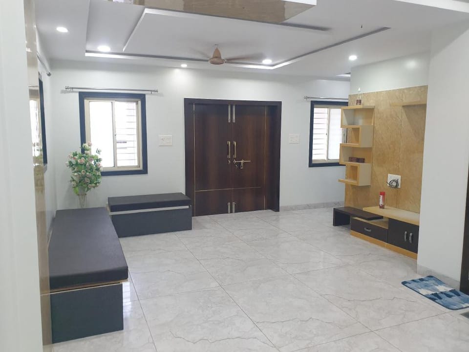 Taj Bi Plaza Apartment in Maharashtra