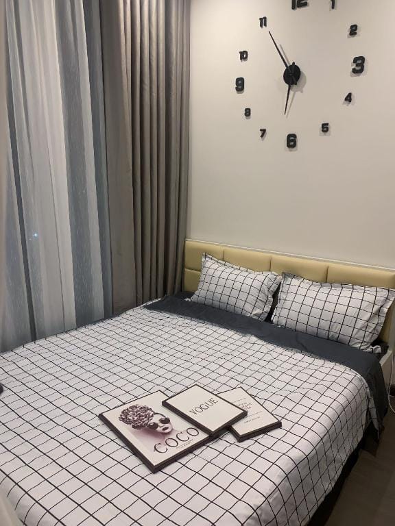 Sun Homestay Vinhomes Smart City Apartment in Laos