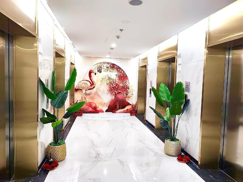 Sun Homestay Vinhomes Smart City Apartment in Laos