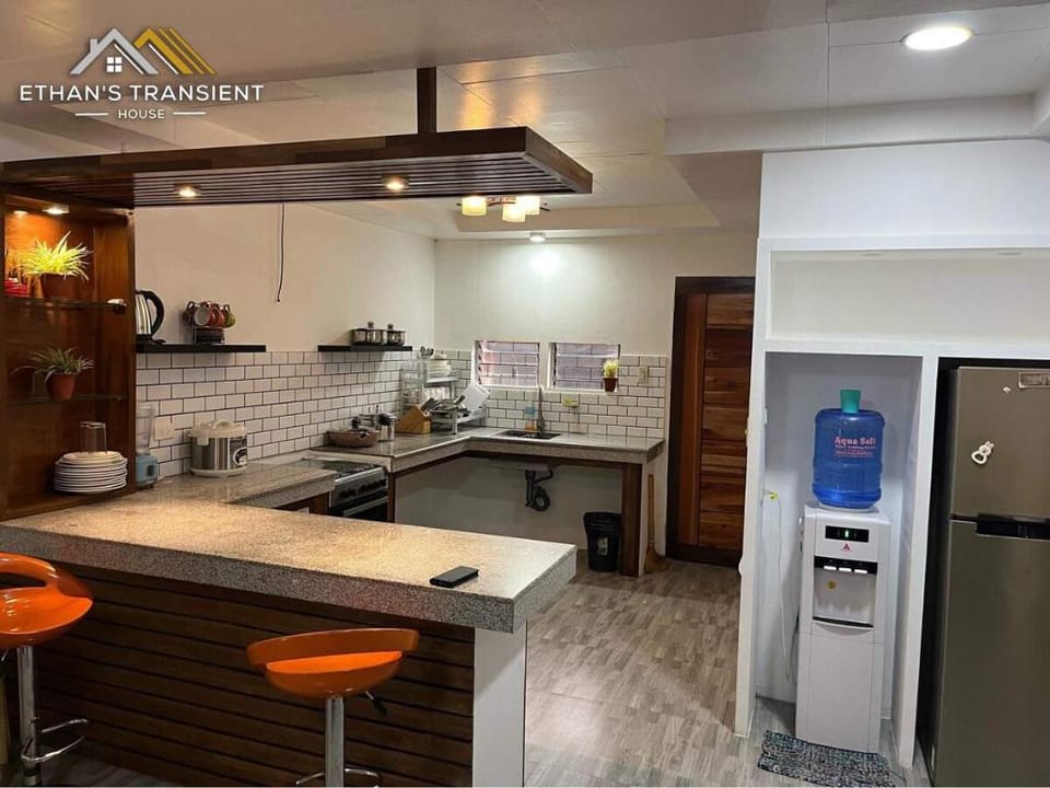 Ethan Transient House in San Juan (8-10 pax) Vacation rental in San Juan