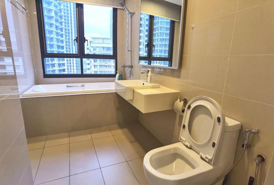 Cozy Apt near LRT Universiti, Kuala Lumpur (2BR) Apartment in Petaling Jaya