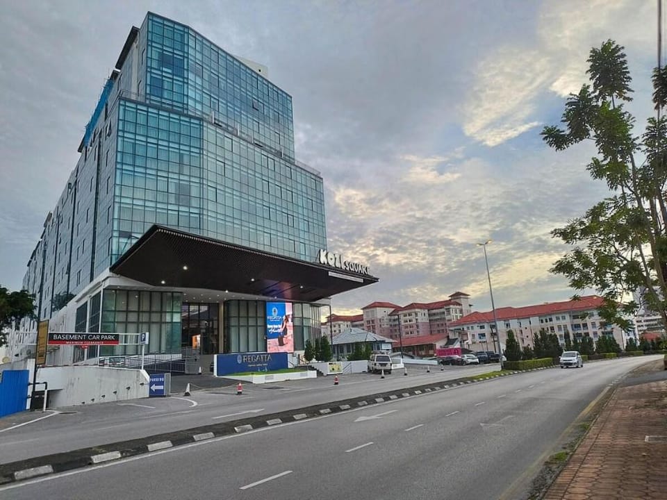 Kozi @One Homestay FREE Infinity pool & Gym 2Room  Apartment in Kuching