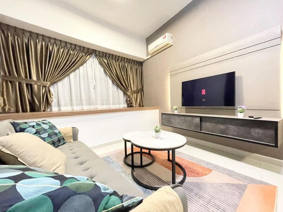Danga Bay Amberside by CK Group【Sea View】@netflix Apartment in Johor Bahru