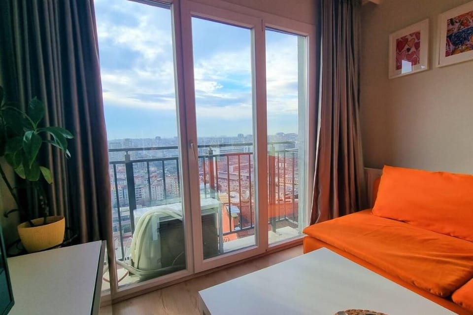 Great City View | 1 BR Apartment in Istanbul