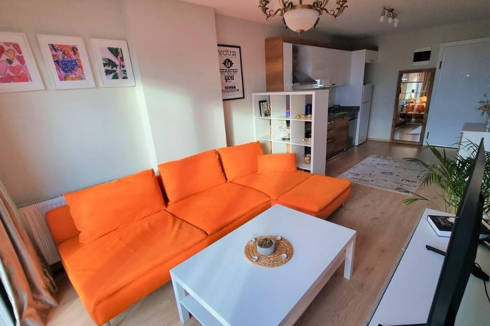 Great City View | 1 BR Apartment in Istanbul