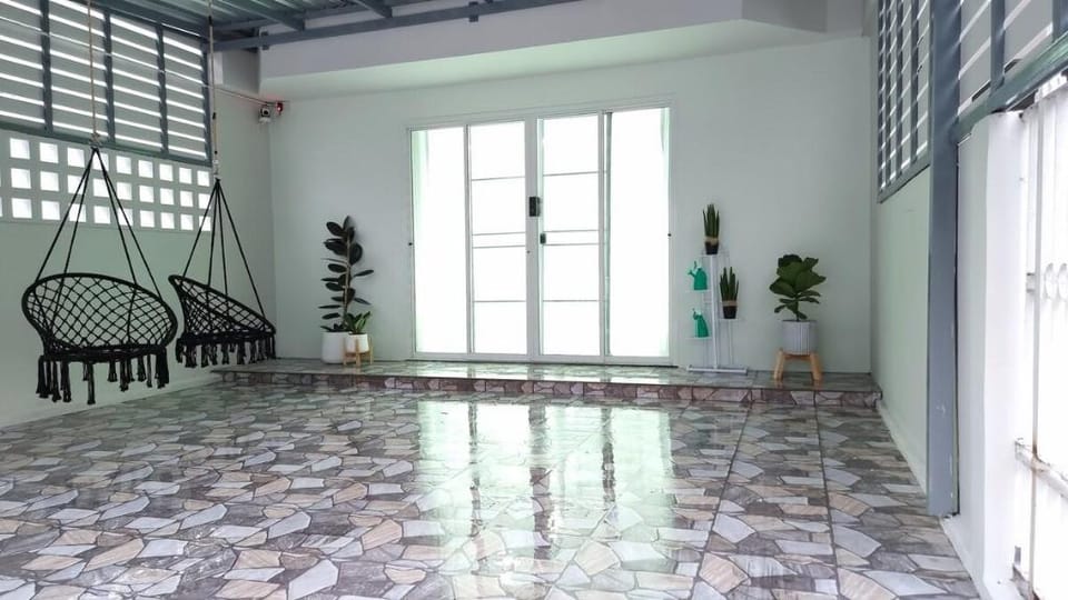 Eco-friendly house ,Game,near street food-old town Vacation rental in Chiang Mai