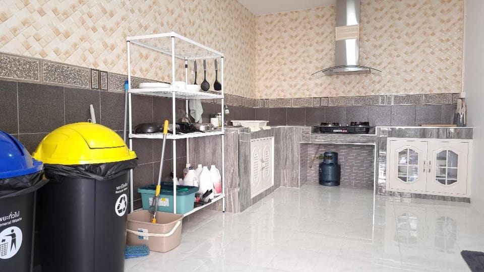 Eco-friendly house ,Game,near street food-old town Vacation rental in Chiang Mai