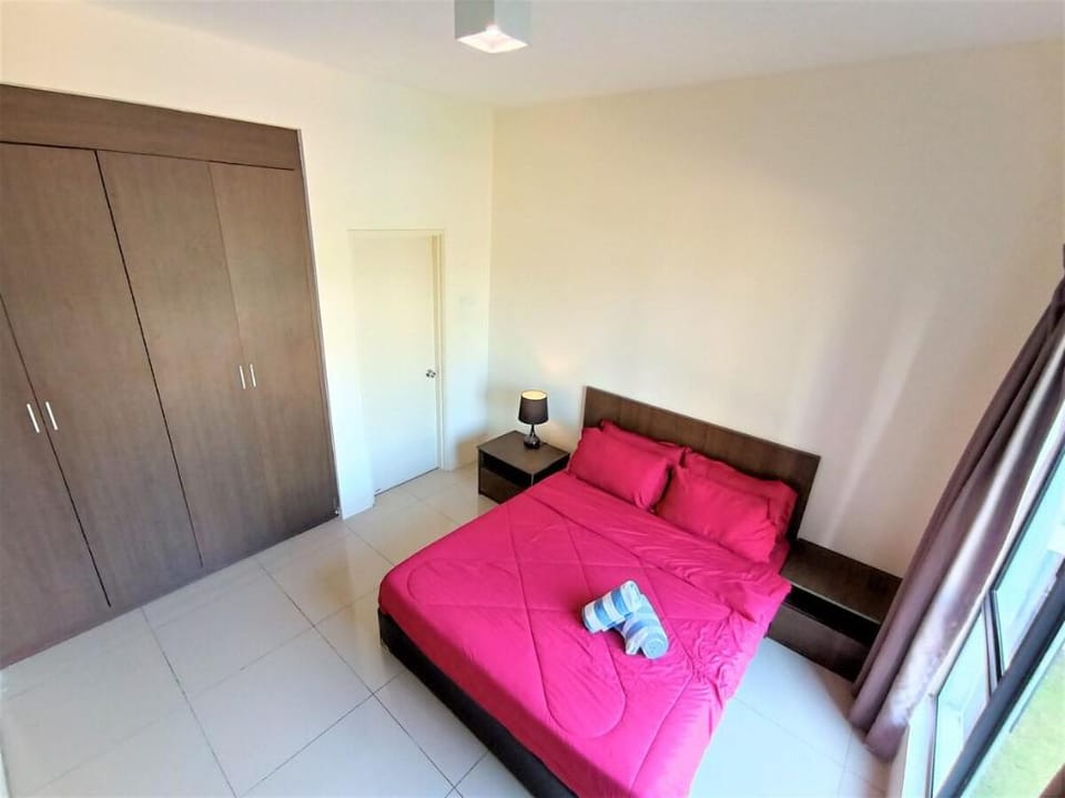 Pool & Garden View-Netflix-2BR @ Swiss Garden_L1 Apartment in Terengganu, Malaysia