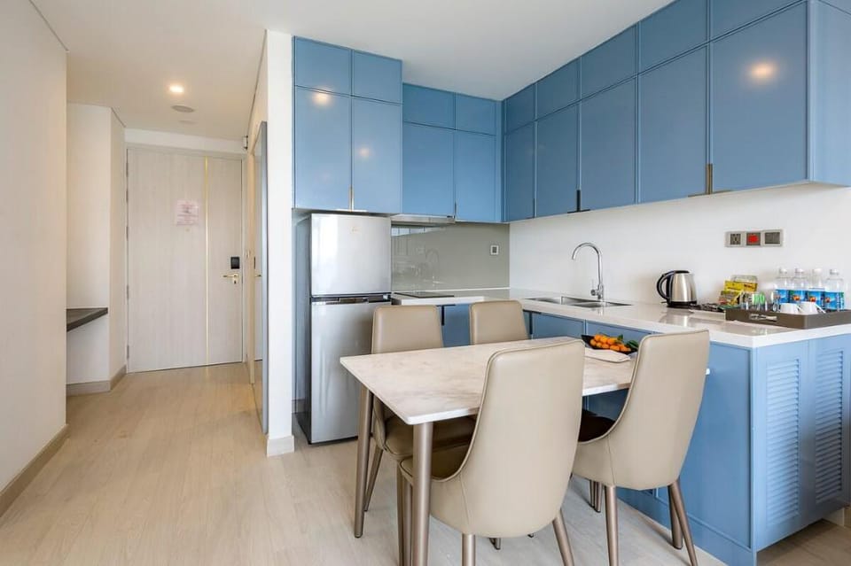 Conner suite 2 bedrooms with infinity pool Apartment in Da Nang