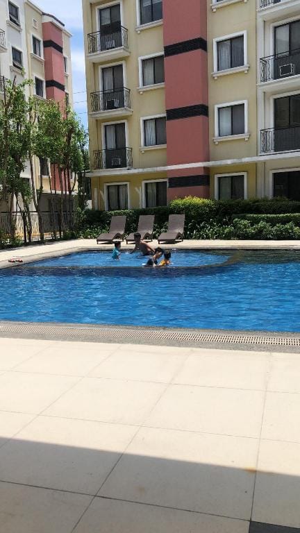 Casa De Sequoia Condomium 2 Bedroom unit Vacation rental in Las Pinas