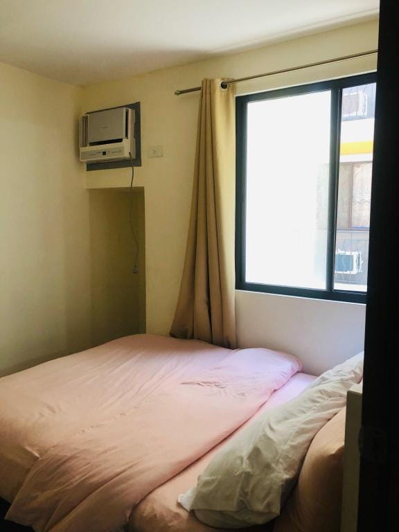 Casa De Sequoia Condomium 2 Bedroom unit Vacation rental in Las Pinas